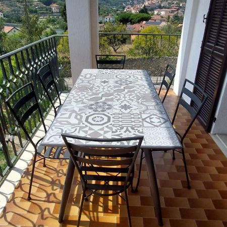 Apartamento House In Caramagna Imperia Exterior foto