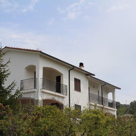 Apartamento House In Caramagna Imperia Habitación foto