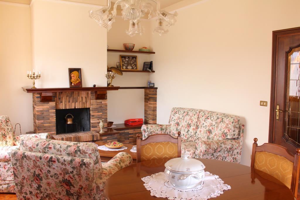Apartamento House In Caramagna Imperia Habitación foto