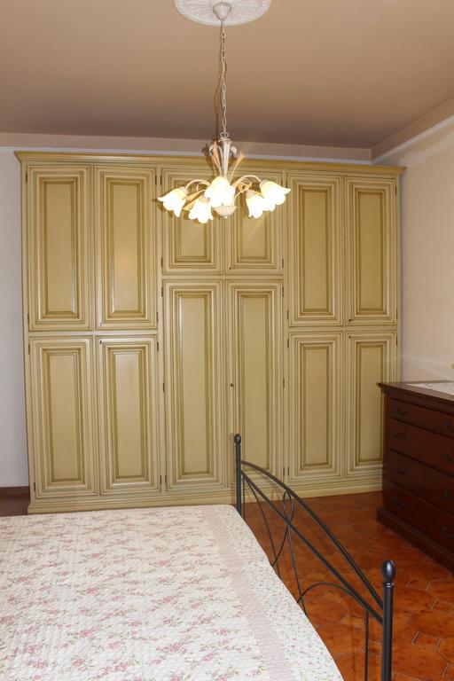 Apartamento House In Caramagna Imperia Habitación foto