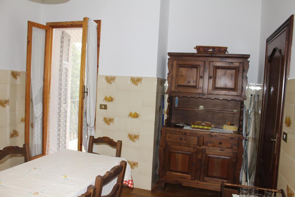 Apartamento House In Caramagna Imperia Habitación foto